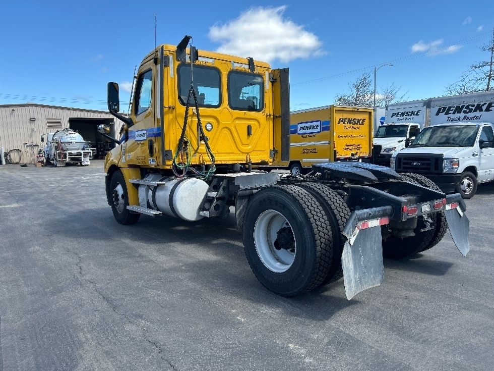 Day Cab Tractor-Heavy Duty Tractors-Freightliner-2022-T12642ST-Fresno-CA-302,984\n\t\tmiles-$ 79,500 - Image 5