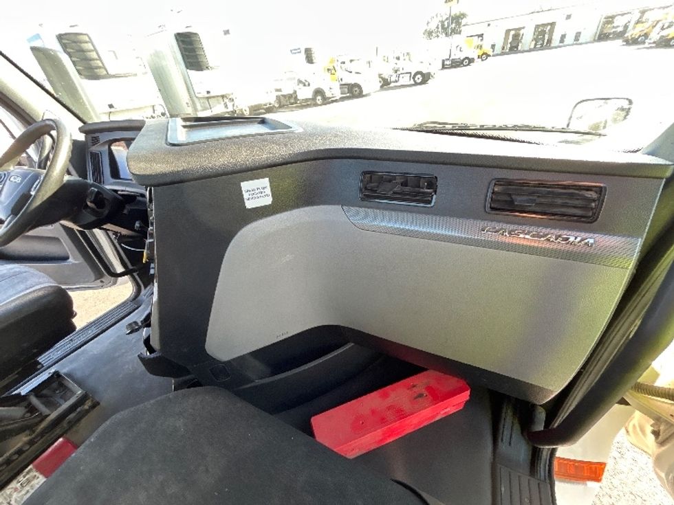 Day Cab Tractor-Heavy Duty Tractors-Freightliner-2022-T12642ST-Fresno-CA-303,846\n\t\tmiles-$ 67,000 - Image 13