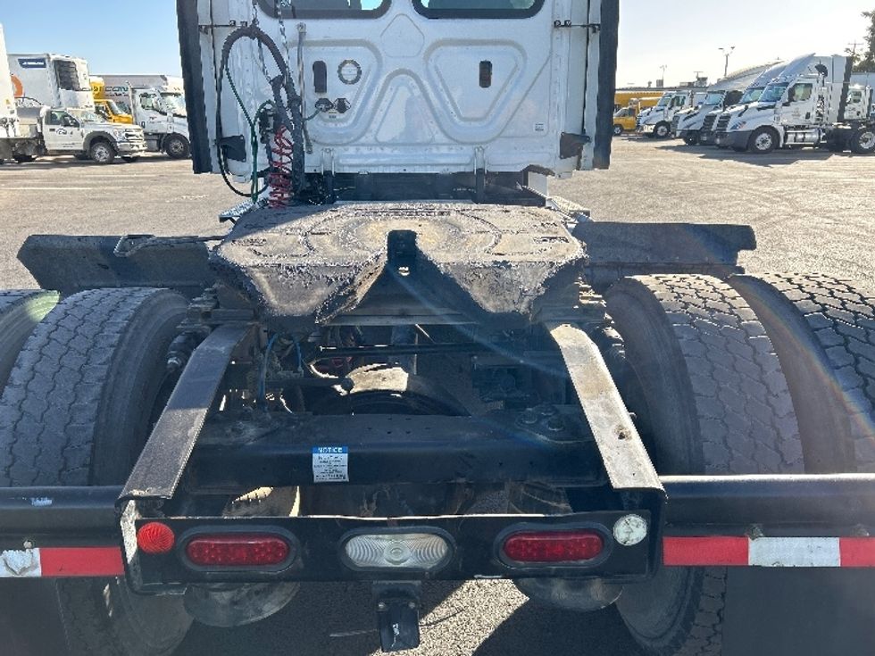 Day Cab Tractor-Heavy Duty Tractors-Freightliner-2022-T12642ST-Fresno-CA-303,846\n\t\tmiles-$ 67,000 - Image 6