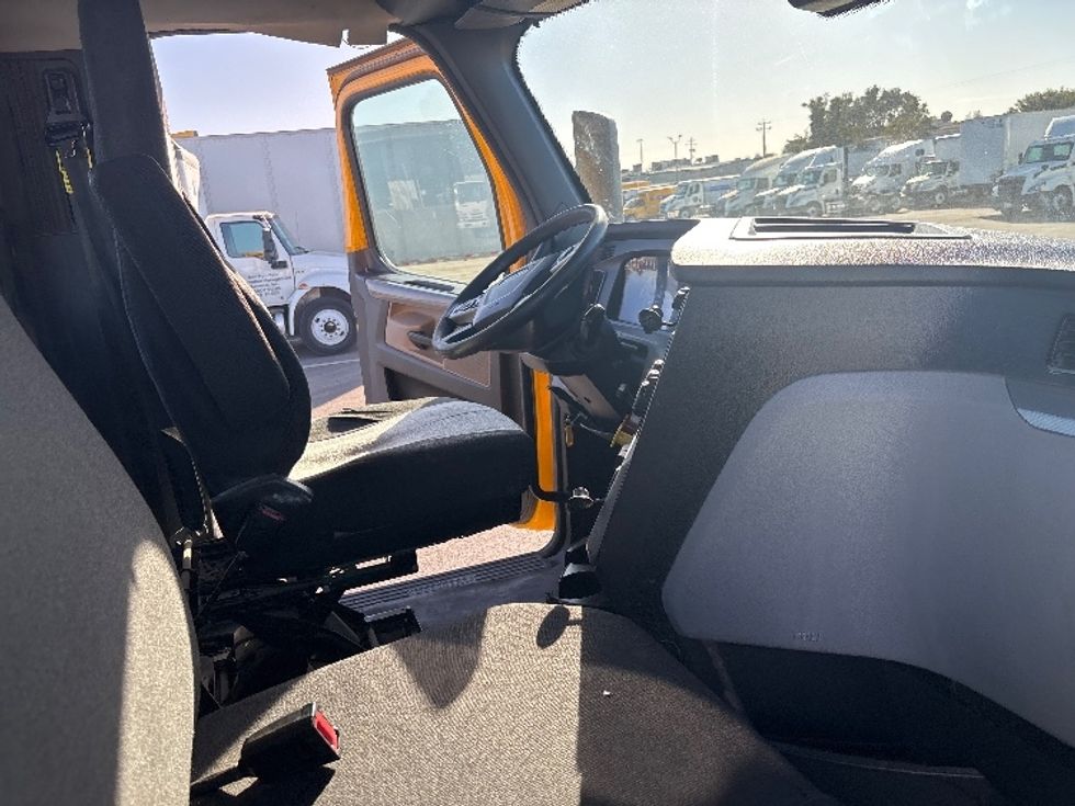 Day Cab Tractor-Heavy Duty Tractors-Freightliner-2022-T12642ST-Fresno-CA-315,787\n\t\tmiles-$ 61,750 - Image 14
