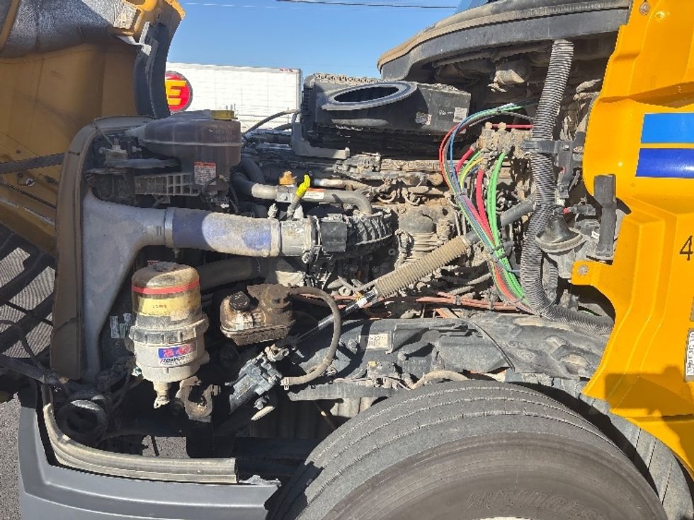 Day Cab Tractor-Heavy Duty Tractors-Freightliner-2022-T12642ST-Fresno-CA-315,787\n\t\tmiles-$ 61,750 - Image 16
