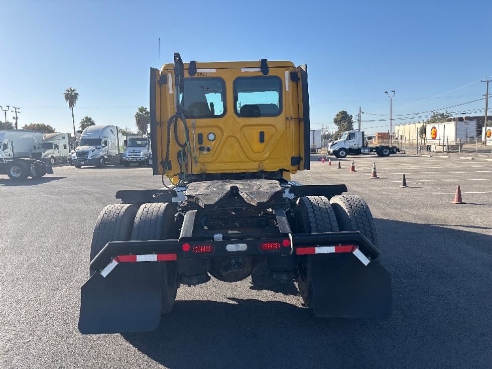 Day Cab Tractor-Heavy Duty Tractors-Freightliner-2022-T12642ST-Fresno-CA-315,787\n\t\tmiles-$ 61,750 - Image 6