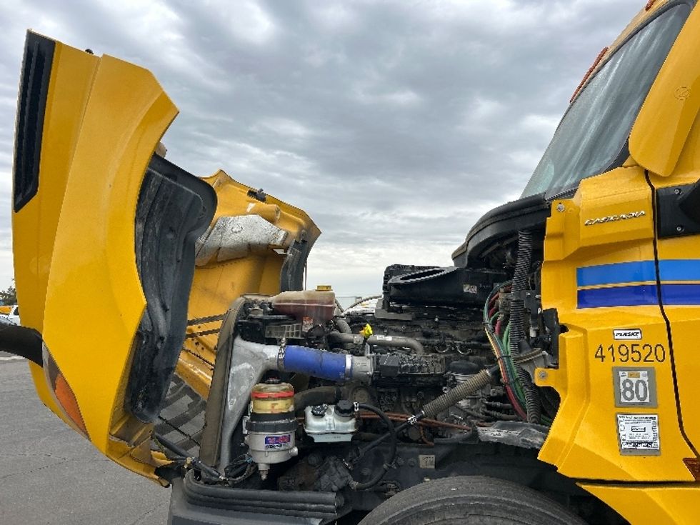 Day Cab Tractor-Heavy Duty Tractors-Freightliner-2022-T12642ST-Fresno-CA-324,656\n\t\tmiles-$ 61,250 - Image 16
