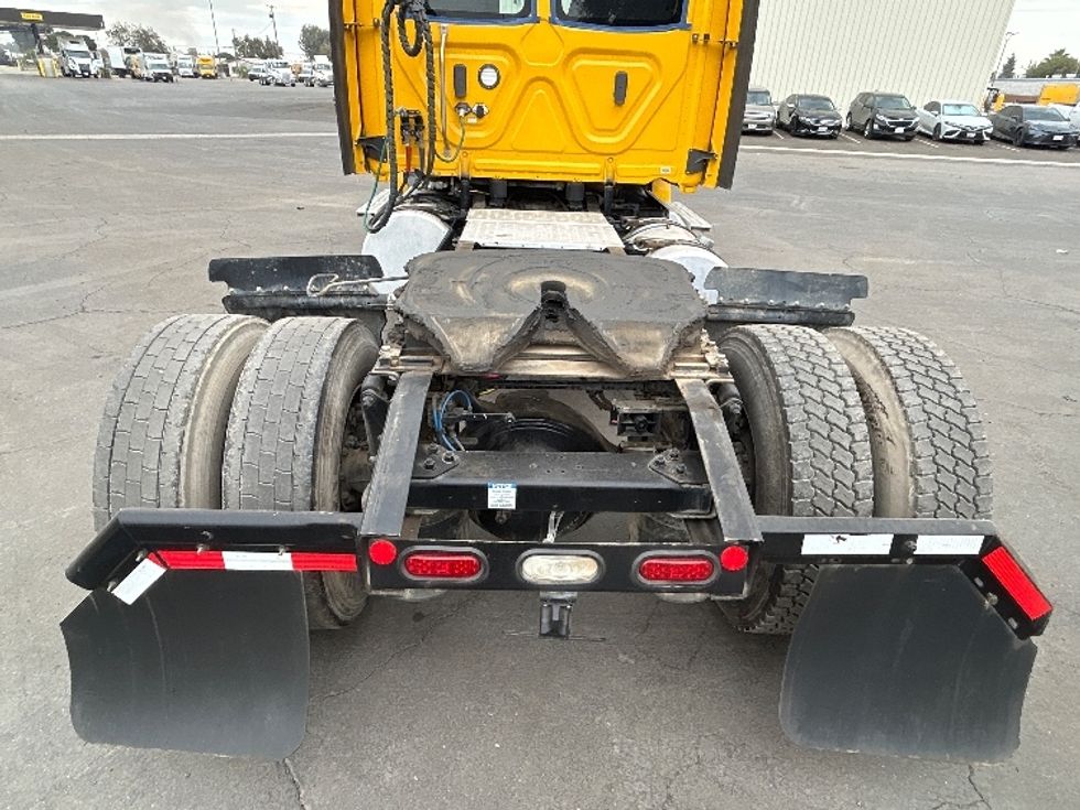 Day Cab Tractor-Heavy Duty Tractors-Freightliner-2022-T12642ST-Fresno-CA-324,656\n\t\tmiles-$ 61,250 - Image 6
