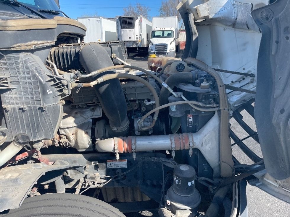 Day Cab Tractor-Heavy Duty Tractors-Freightliner-2022-T12642ST-Fresno-CA-357,843\n\t\tmiles-$ 79,500 - Image 15