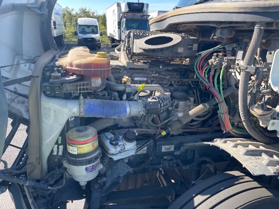 Day Cab Tractor-Heavy Duty Tractors-Freightliner-2022-T12642ST-Fresno-CA-357,843\n\t\tmiles-$ 79,500 - Image 16