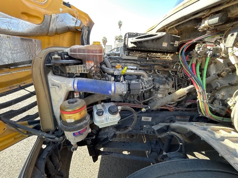 Day Cab Tractor-Heavy Duty Tractors-Freightliner-2022-T12642ST-Fresno-CA-366,069\n\t\tmiles-$ 58,500 - Image 15