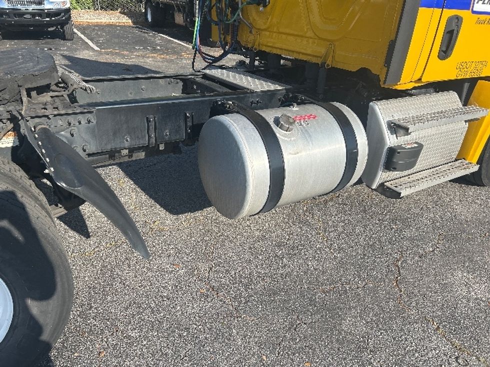 Day Cab Tractor-Heavy Duty Tractors-Freightliner-2022-T12642ST-Jacksonville-FL-290,914\n\t\tmiles-$ 68,000 - Image 19