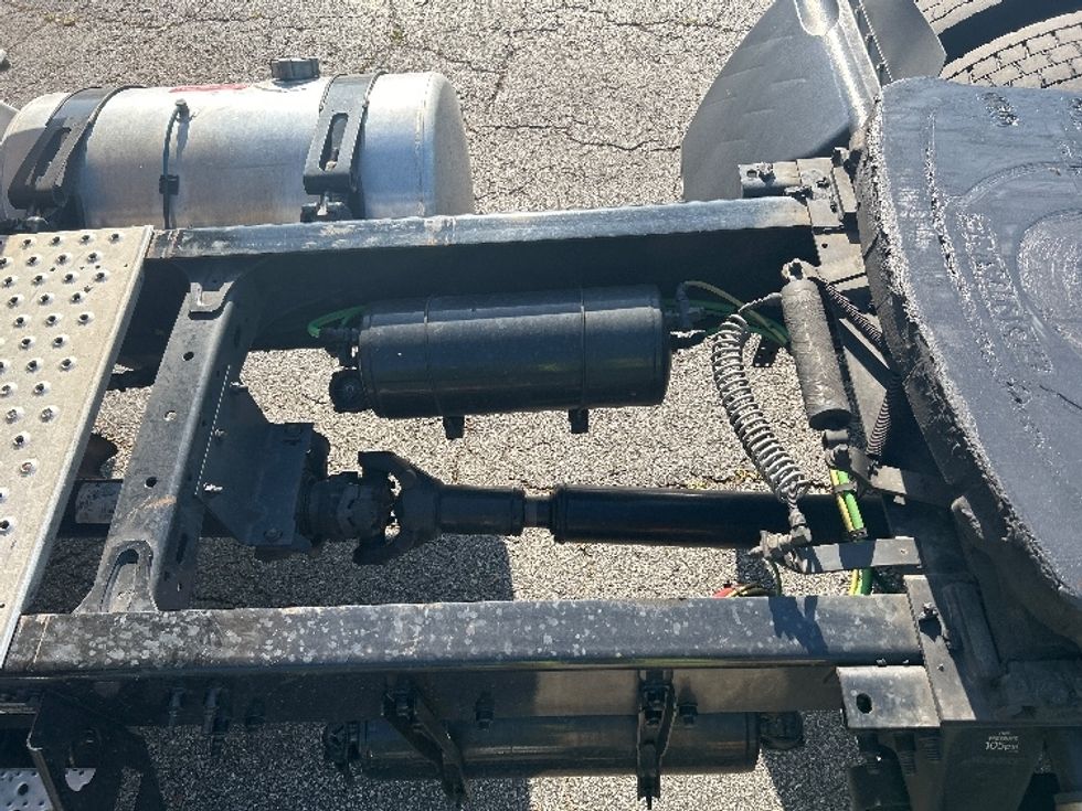 Day Cab Tractor-Heavy Duty Tractors-Freightliner-2022-T12642ST-Jacksonville-FL-290,914\n\t\tmiles-$ 68,000 - Image 24