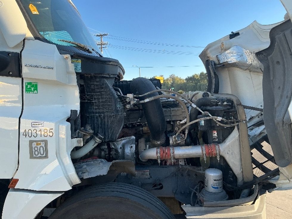 2022 Freightliner Cascadia 126" Day cab photo 15