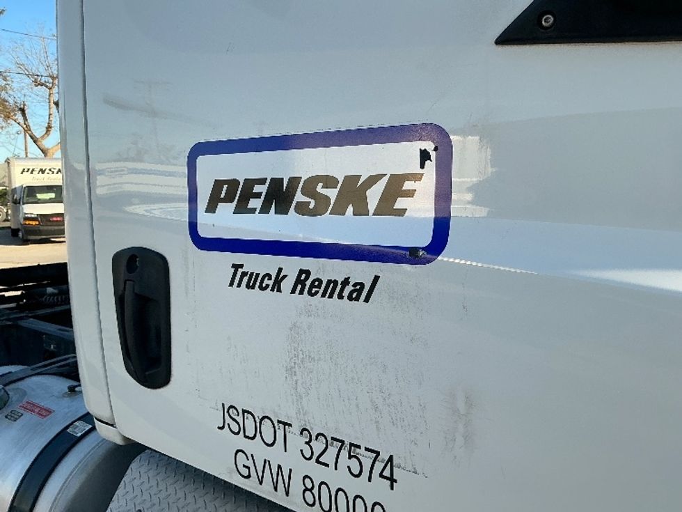 2022 Freightliner Cascadia 126" Day cab photo 18