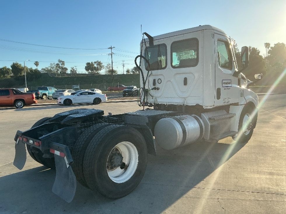 2022 Freightliner Cascadia 126" Day cab photo 7