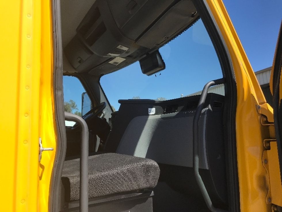 Day Cab Tractor-Heavy Duty Tractors-Freightliner-2022-T12642ST-Jurupa Valley-CA-302,833\n\t\tmiles-$ 79,500 - Image 12