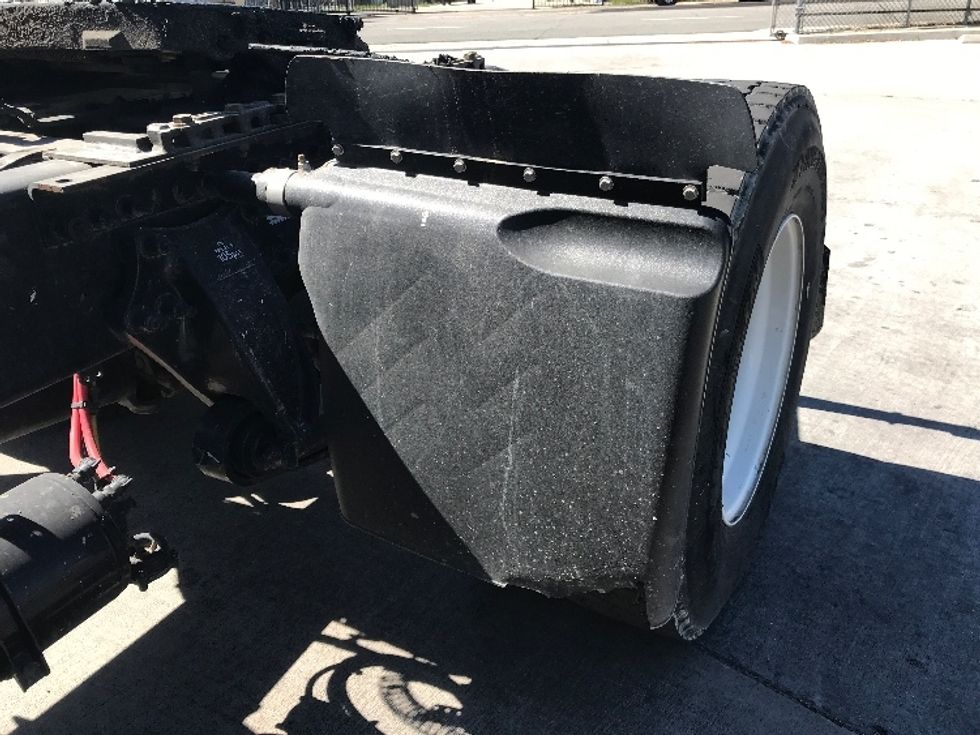 Day Cab Tractor-Heavy Duty Tractors-Freightliner-2022-T12642ST-Jurupa Valley-CA-302,833\n\t\tmiles-$ 79,500 - Image 18