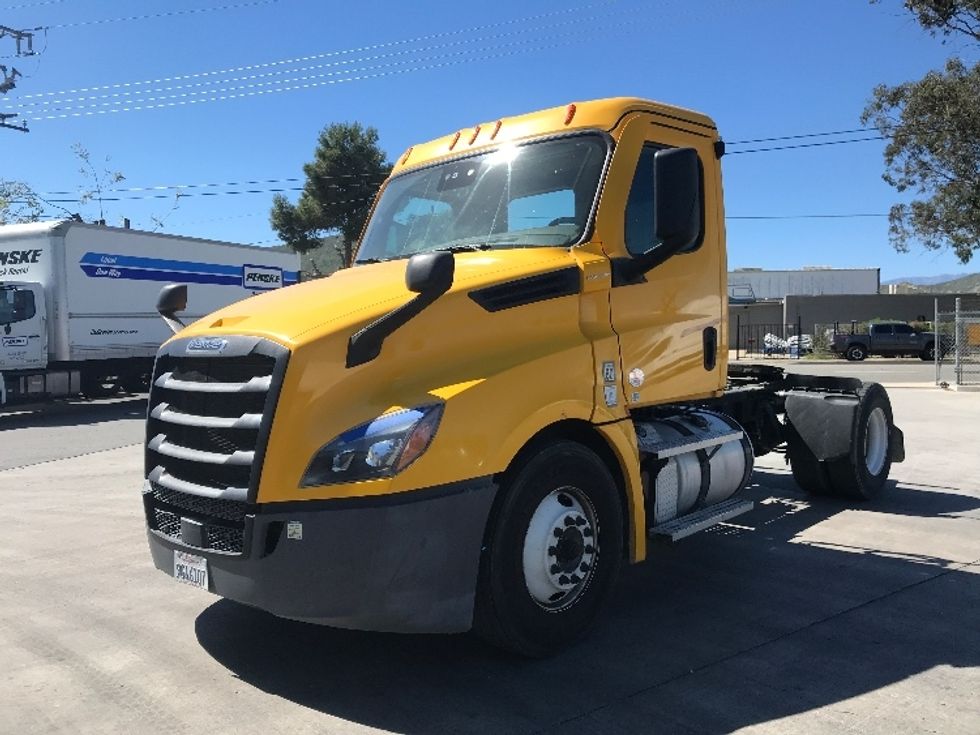 Day Cab Tractor-Heavy Duty Tractors-Freightliner-2022-T12642ST-Jurupa Valley-CA-302,833\n\t\tmiles-$ 79,500 - Image 3