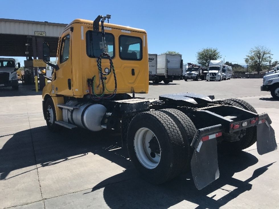 Day Cab Tractor-Heavy Duty Tractors-Freightliner-2022-T12642ST-Jurupa Valley-CA-302,833\n\t\tmiles-$ 79,500 - Image 5