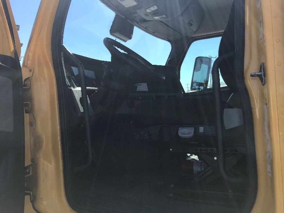 Day Cab Tractor-Heavy Duty Tractors-Freightliner-2022-T12642ST-Jurupa Valley-CA-302,833\n\t\tmiles-$ 79,500 - Image 9