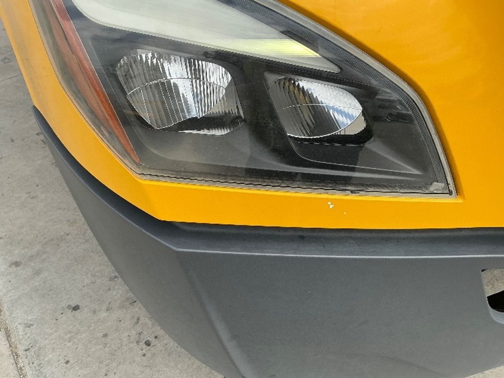 Day Cab Tractor-Heavy Duty Tractors-Freightliner-2022-T12642ST-Jurupa Valley-CA-343,880\n\t\tmiles-$ 75,500 - Image 20