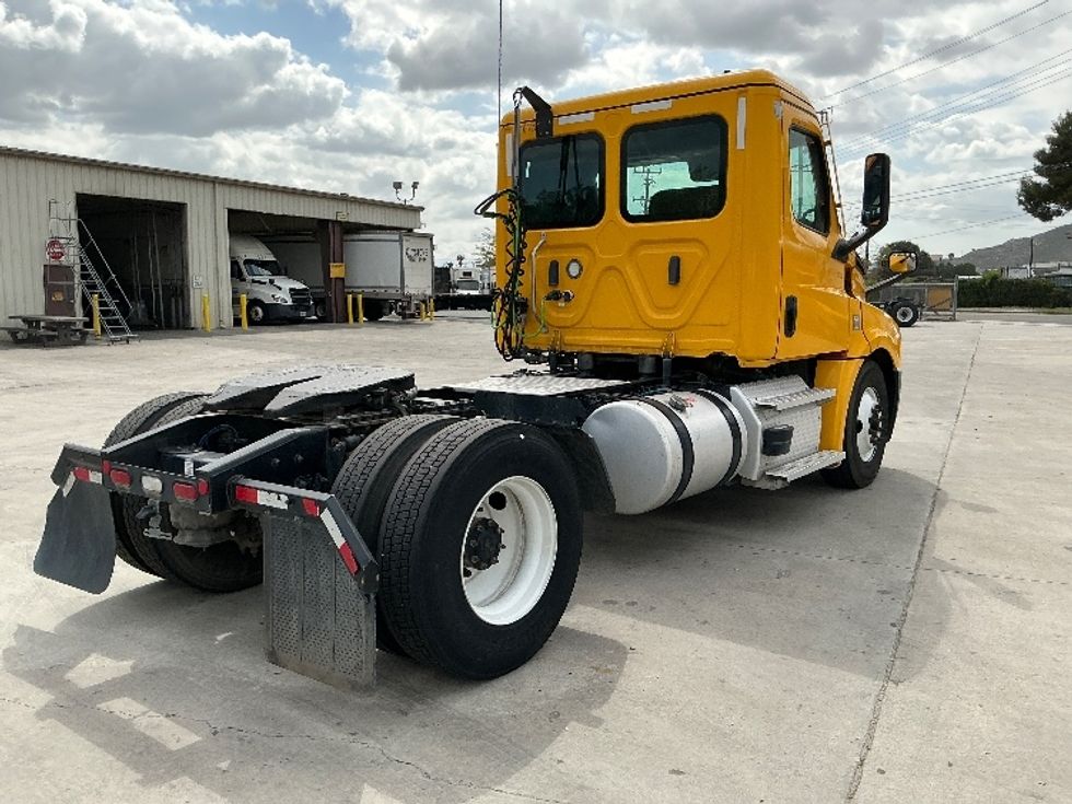 Day Cab Tractor-Heavy Duty Tractors-Freightliner-2022-T12642ST-Jurupa Valley-CA-343,880\n\t\tmiles-$ 75,500 - Image 7