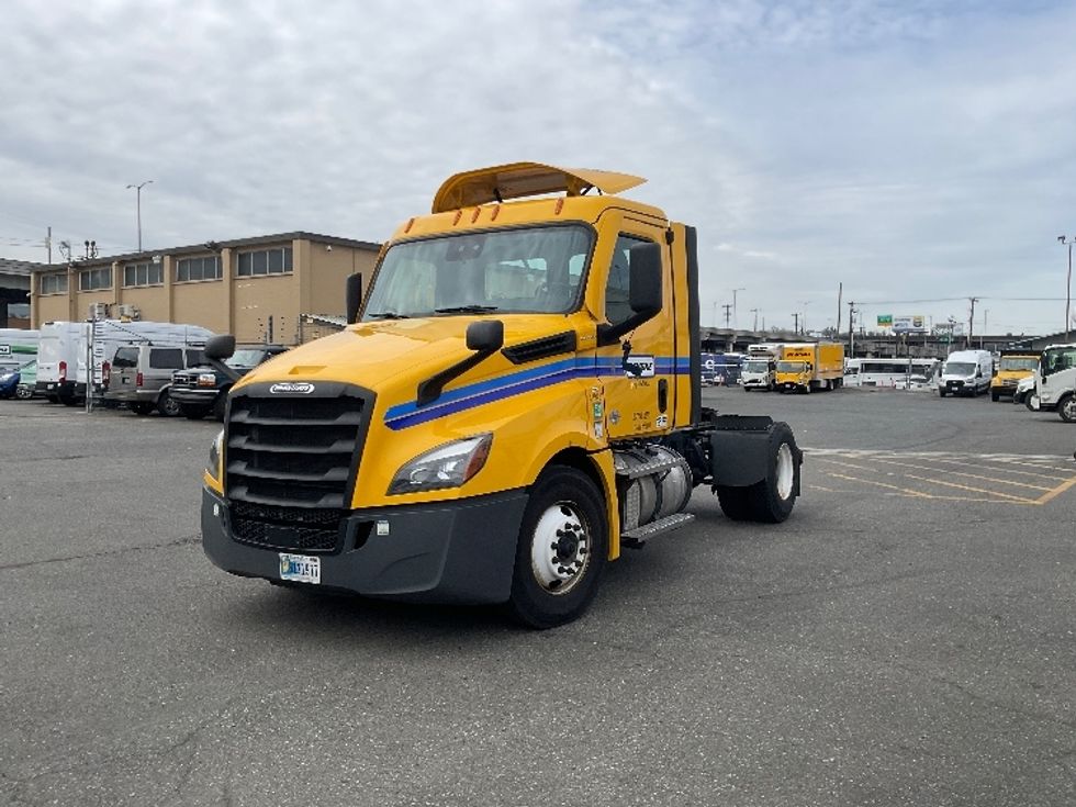 Day Cab Tractor-Heavy Duty Tractors-Freightliner-2022-T12642ST-Kent-WA-200,203\n\t\tmiles-$ 70,500 - Image 3