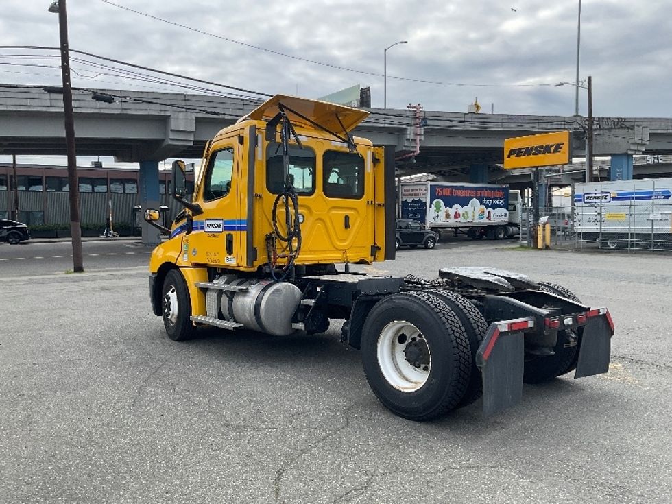 Day Cab Tractor-Heavy Duty Tractors-Freightliner-2022-T12642ST-Kent-WA-200,203\n\t\tmiles-$ 70,500 - Image 5