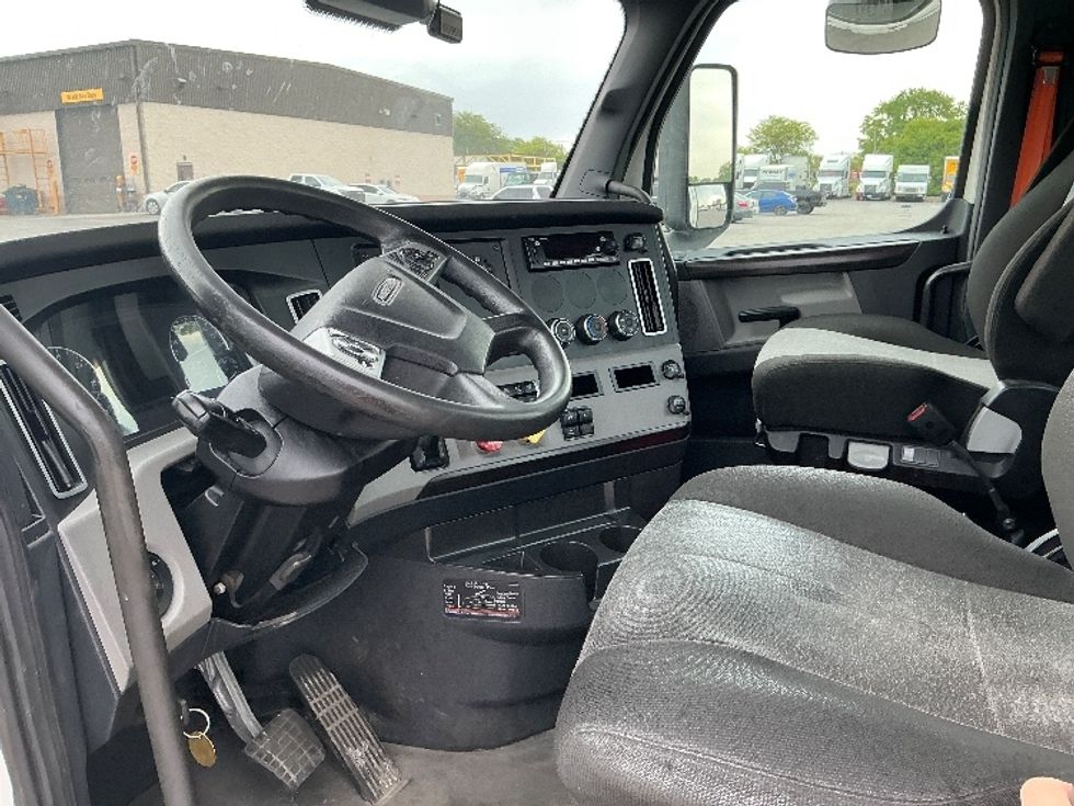 Day Cab Tractor-Heavy Duty Tractors-Freightliner-2022-T12642ST-La Porte-IN-369,943\n\t\tmiles-$ 59,750 - Image 10