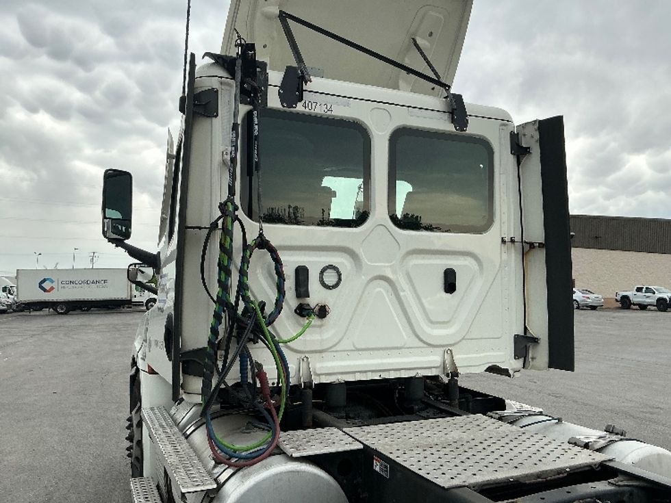Day Cab Tractor-Heavy Duty Tractors-Freightliner-2022-T12642ST-La Porte-IN-369,943\n\t\tmiles-$ 59,750 - Image 18
