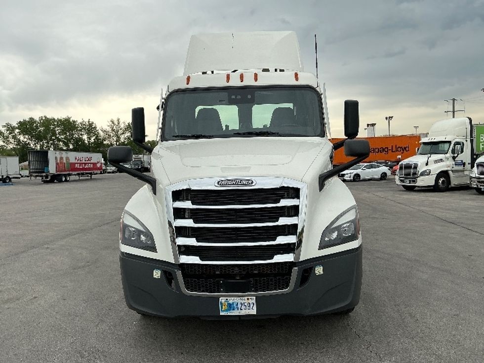 Day Cab Tractor-Heavy Duty Tractors-Freightliner-2022-T12642ST-La Porte-IN-369,943\n\t\tmiles-$ 59,750 - Image 2