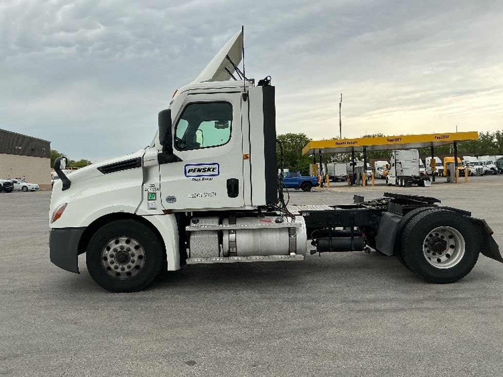 Day Cab Tractor-Heavy Duty Tractors-Freightliner-2022-T12642ST-La Porte-IN-369,943\n\t\tmiles-$ 59,750 - Image 4