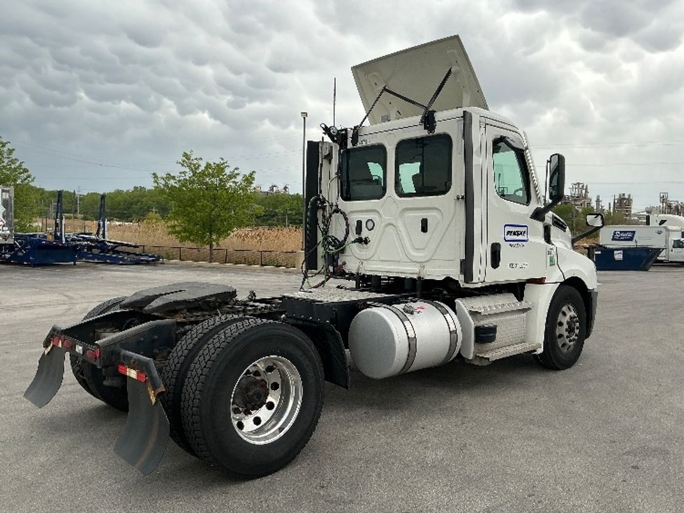 Day Cab Tractor-Heavy Duty Tractors-Freightliner-2022-T12642ST-La Porte-IN-369,943\n\t\tmiles-$ 59,750 - Image 7