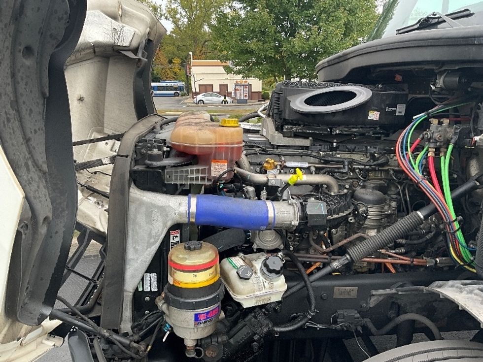 Day Cab Tractor-Heavy Duty Tractors-Freightliner-2022-T12642ST-Montgomery-NY-574,112\n\t\tmiles-$ 51,750 - Image 16