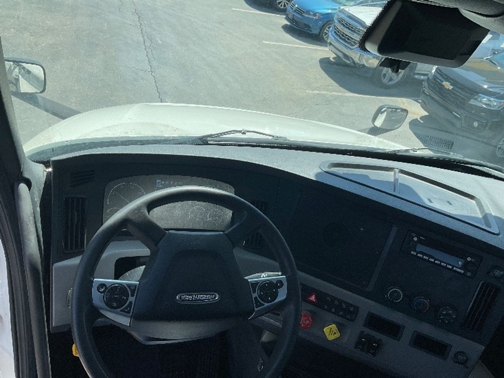 Day Cab Tractor-Heavy Duty Tractors-Freightliner-2022-T12642ST-Morgantown-WV-451,856\n\t\tmiles-$ 50,250 - Image 11