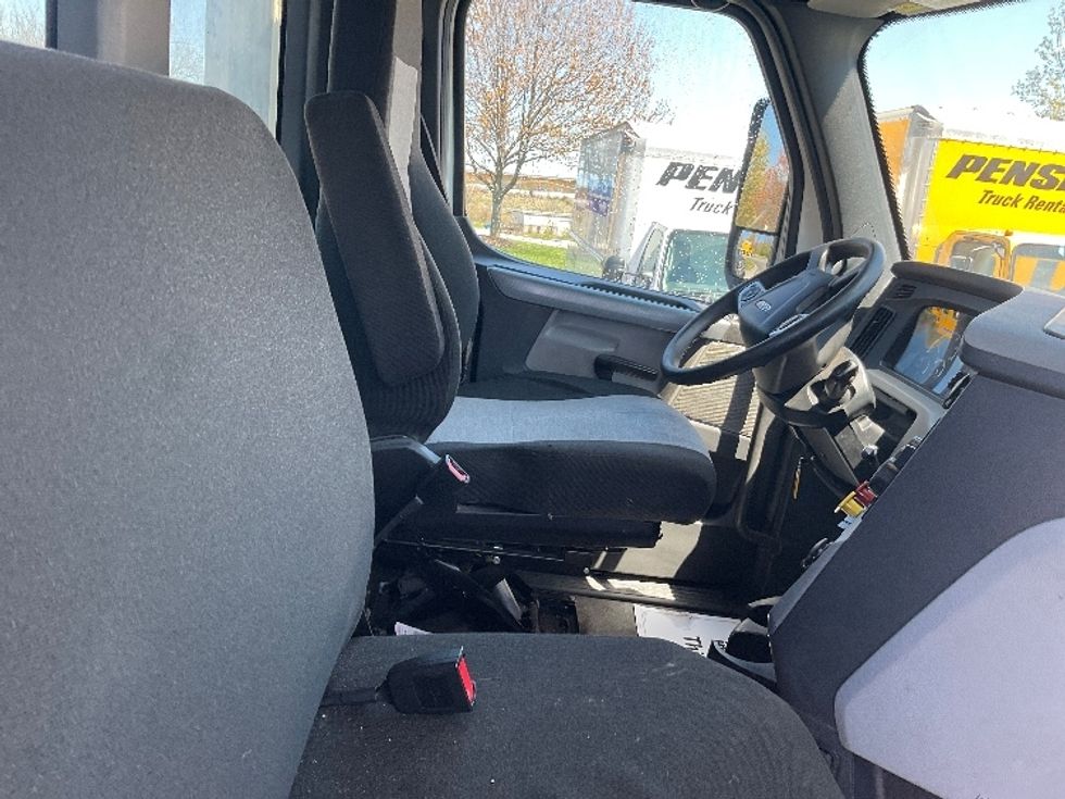 Day Cab Tractor-Heavy Duty Tractors-Freightliner-2022-T12642ST-Morgantown-WV-451,856\n\t\tmiles-$ 50,250 - Image 14