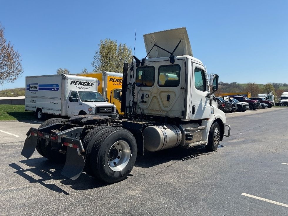 Day Cab Tractor-Heavy Duty Tractors-Freightliner-2022-T12642ST-Morgantown-WV-451,856\n\t\tmiles-$ 50,250 - Image 7