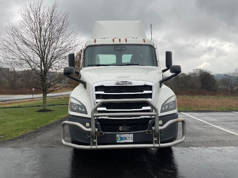 Day Cab Tractor-Heavy Duty Tractors-Freightliner-2022-T12642ST-Mount Pleasant-PA-435,281\n\t\tmiles-$ 49,000 - Image 2