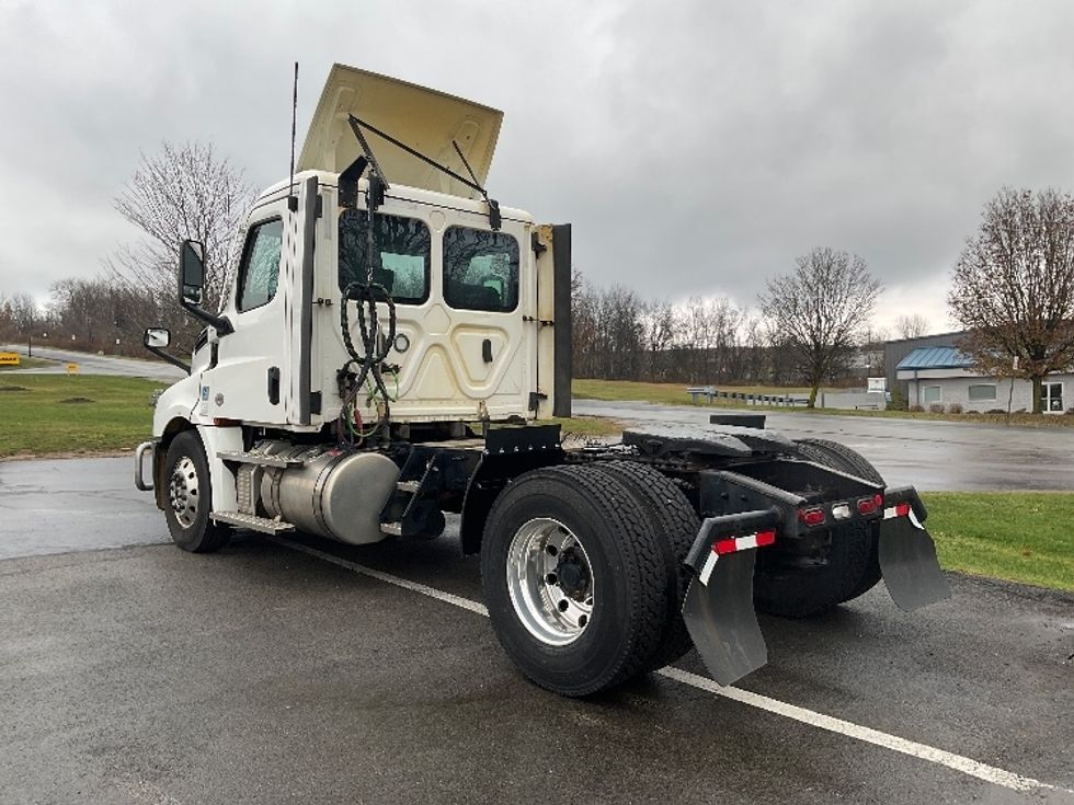 Day Cab Tractor-Heavy Duty Tractors-Freightliner-2022-T12642ST-Mount Pleasant-PA-435,281\n\t\tmiles-$ 49,000 - Image 5