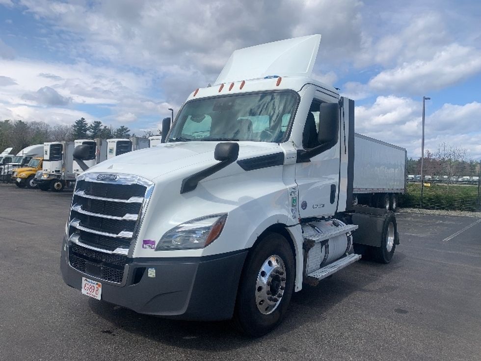 Day Cab Tractor-Heavy Duty Tractors-Freightliner-2022-T12642ST-Norton-MA-508,756\n\t\tmiles-$ 41,250 - Image 3
