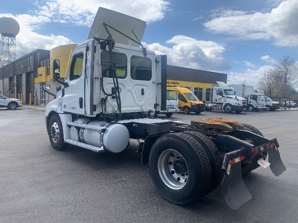 Day Cab Tractor-Heavy Duty Tractors-Freightliner-2022-T12642ST-Norton-MA-508,756\n\t\tmiles-$ 41,250 - Image 5