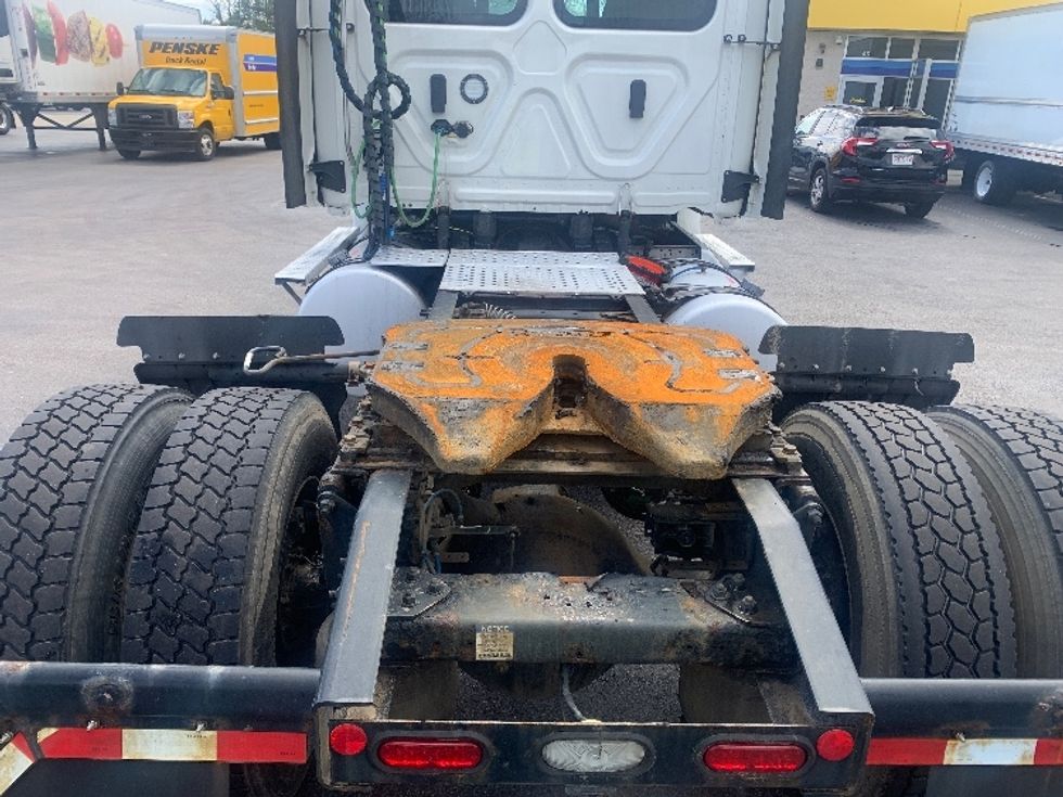 Day Cab Tractor-Heavy Duty Tractors-Freightliner-2022-T12642ST-Norton-MA-508,756\n\t\tmiles-$ 41,250 - Image 6