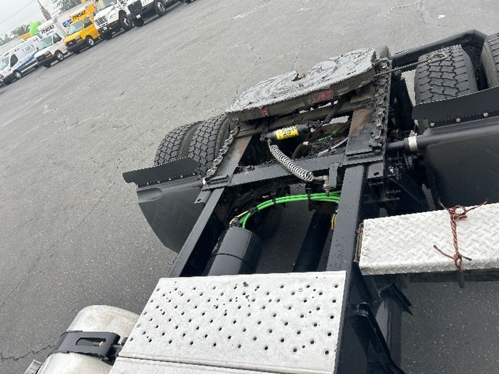 Day Cab Tractor-Heavy Duty Tractors-Freightliner-2022-T12642ST-Sacramento-CA-153,000\n\t\tmiles-$ 82,000 - Image 6