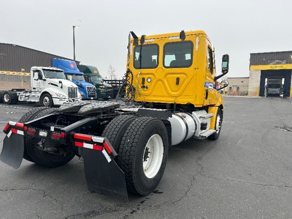 Day Cab Tractor-Heavy Duty Tractors-Freightliner-2022-T12642ST-Sacramento-CA-153,000\n\t\tmiles-$ 82,000 - Image 7