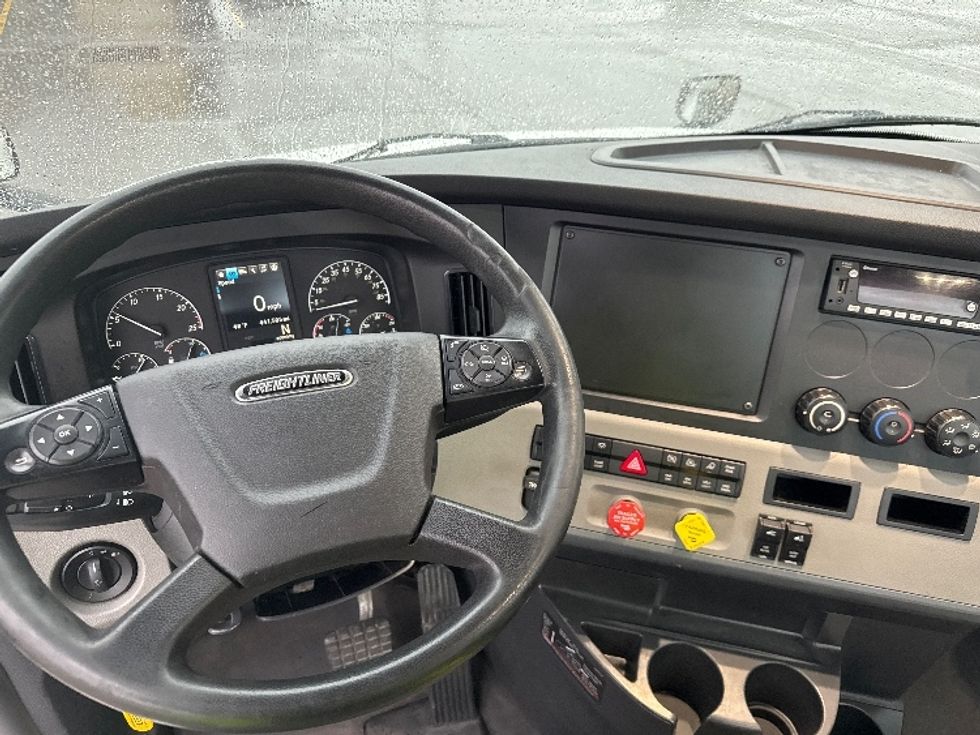 Day Cab Tractor-Heavy Duty Tractors-Freightliner-2022-T12642ST-Salt Lake City-UT-436,842\n\t\tmiles-$ 60,000 - Image 11