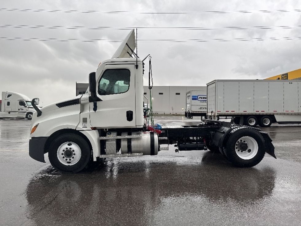 Day Cab Tractor-Heavy Duty Tractors-Freightliner-2022-T12642ST-Salt Lake City-UT-436,842\n\t\tmiles-$ 60,000 - Image 4