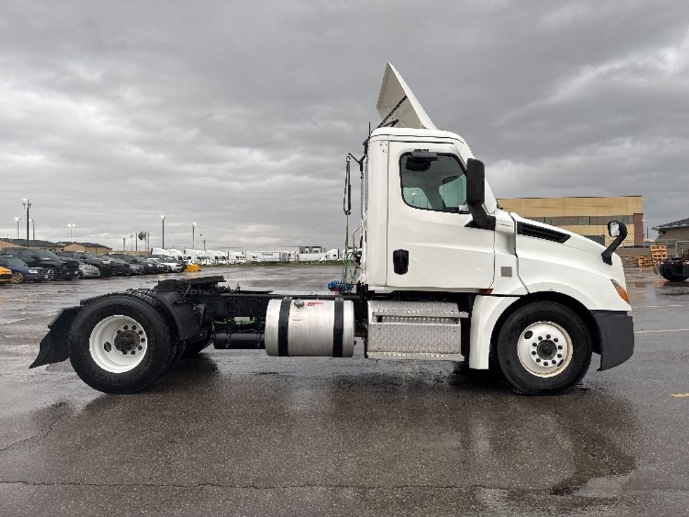 Day Cab Tractor-Heavy Duty Tractors-Freightliner-2022-T12642ST-Salt Lake City-UT-436,842\n\t\tmiles-$ 60,000 - Image 8