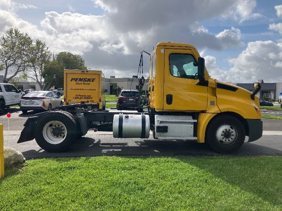 Day Cab Tractor-Heavy Duty Tractors-Freightliner-2022-T12642ST-San Diego-CA-344,405\n\t\tmiles-$ 75,250 - Image 8