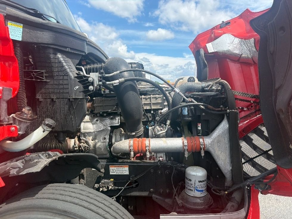 Day Cab Tractor-Heavy Duty Tractors-Freightliner-2022-T12642ST-Springfield-MA-111,664\n\t\tmiles-$ 62,750 - Image 15
