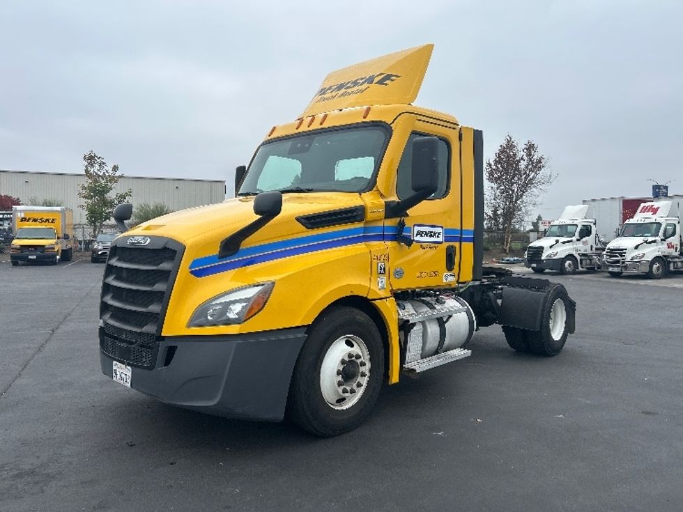 Day Cab Tractor-Heavy Duty Tractors-Freightliner-2022-T12642ST-Stockton-CA-203,284\n\t\tmiles-$ 68,250 - Image 3