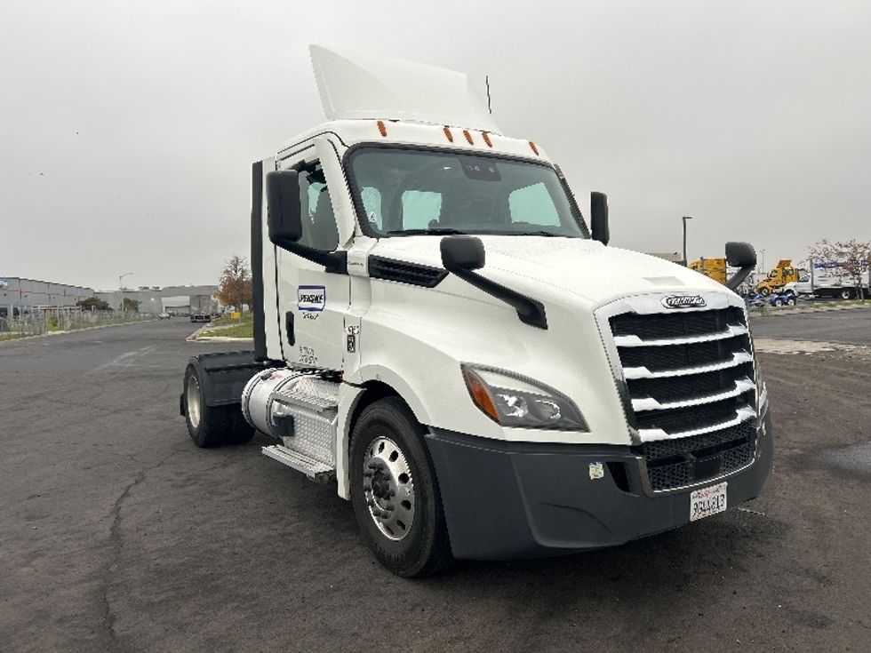 Day Cab Tractor-Heavy Duty Tractors-Freightliner-2022-T12642ST-Stockton-CA-413,328\n\t\tmiles-$ 58,500 - Image 1