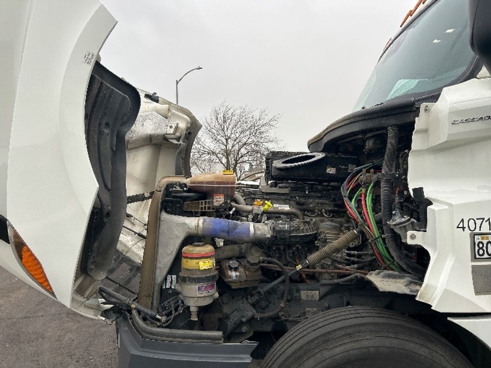Day Cab Tractor-Heavy Duty Tractors-Freightliner-2022-T12642ST-Stockton-CA-413,328\n\t\tmiles-$ 58,500 - Image 16