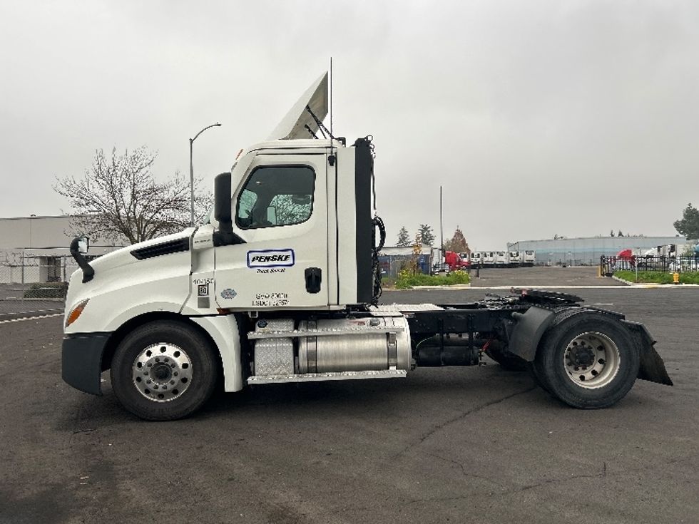 Day Cab Tractor-Heavy Duty Tractors-Freightliner-2022-T12642ST-Stockton-CA-413,328\n\t\tmiles-$ 58,500 - Image 4